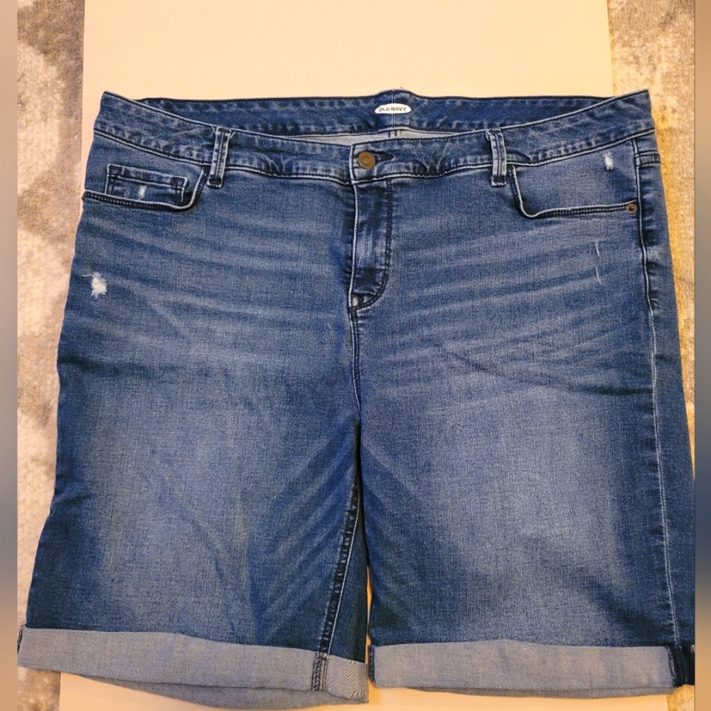 Old Navy Bermeuda Shorts